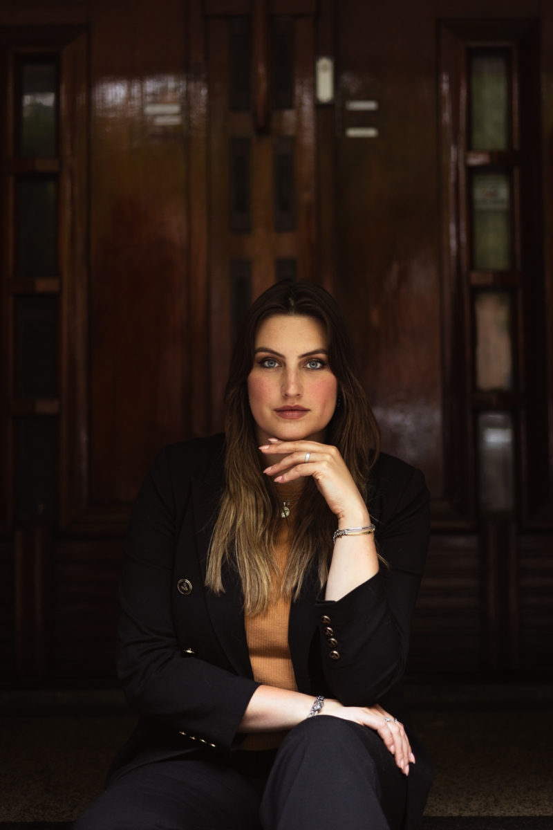 Portretfotoshoot in een historische binnenstad